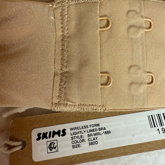 NWT SKIMS Wireless Foam Lightly Lined Bra. Size 38DD. Color: Clay - Picture 6 of 6